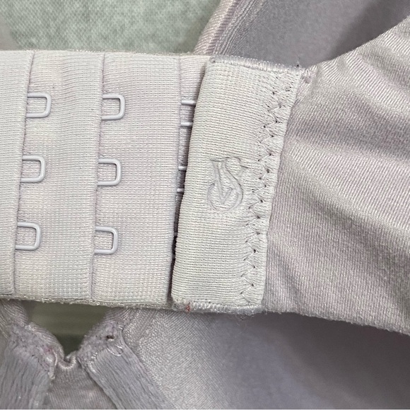 VICTORIA'S SECRETS / Body by Victoria Lined Perfect Coverage Bra Size 34DDD - Picture 11 of 11